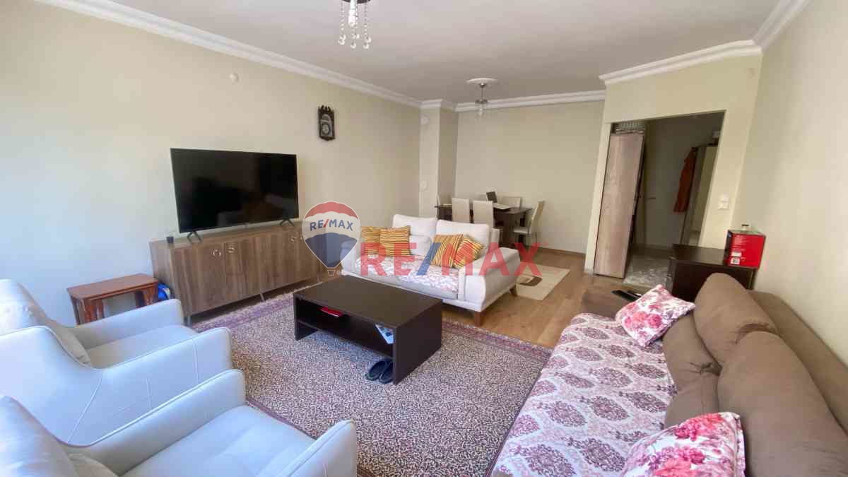 KARTEPE ATAEVLER MAHALLESİ ONUR SİTESİNDE ARAKAT 2+1 SATILIK DAİRE