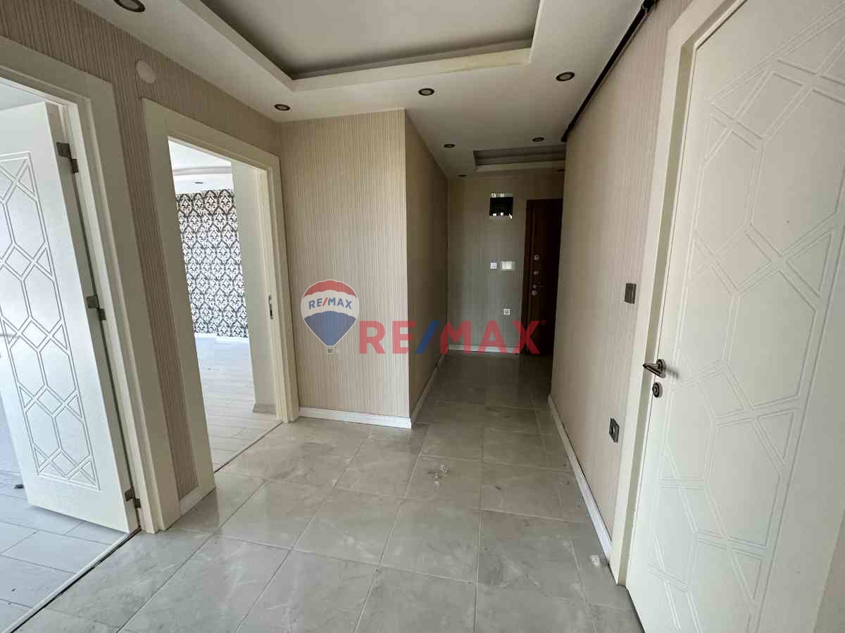 BEYLİKDÜZÜ BARIŞ MAHALLESİ LÜX LİFE APARTMANI 2+1 SATILIK DAİRE