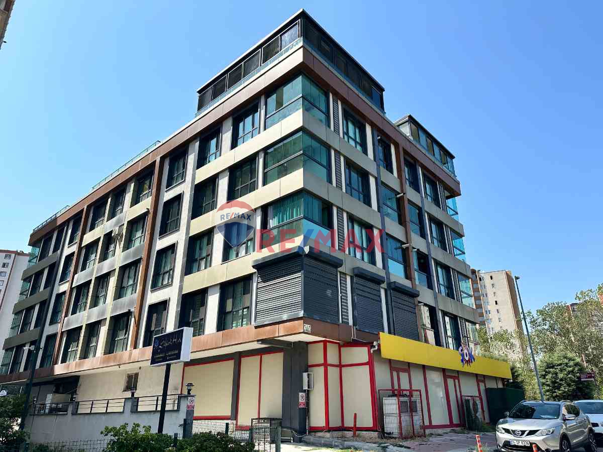 BEYLİKDÜZÜ BARIŞ MAHALLESİ LÜX LİFE APARTMANI 2+1 SATILIK DAİRE