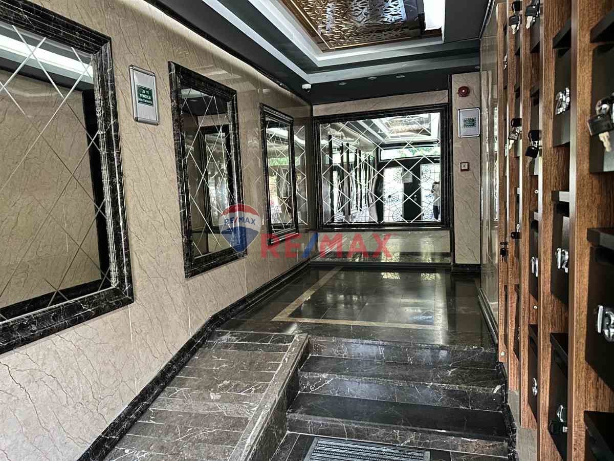 BEYLİKDÜZÜ BARIŞ MAHALLESİ LÜX LİFE APARTMANI 2+1 SATILIK DAİRE