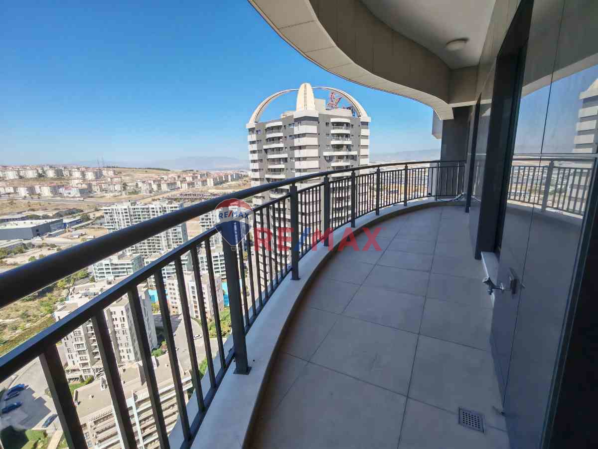 REMAX MODEL'DEN SINPAŞ F2 KULEDE 2,5+1 SATILIK DAIRE