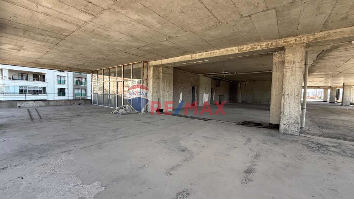 ANADOLU BULVARI'NA CEPHELİ 2150M² KULLANIM ALANLI KİRALIK DÜKKAN