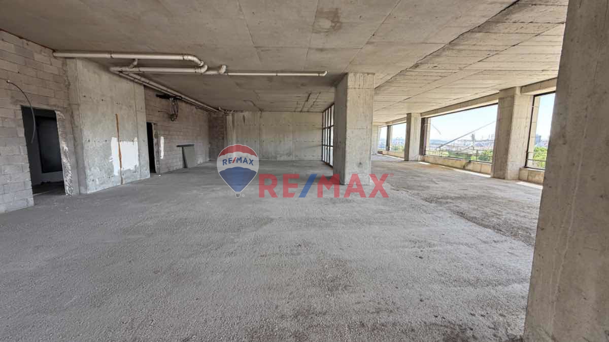 ANADOLU BULVARI'NA CEPHELİ 2150M² KULLANIM ALANLI KİRALIK DÜKKAN