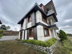 BURSA İZNİK MECİDİYE DE 60 DÖNÜM İÇİNDE HARİKA SATILIK ÇİFTLİK EVİ