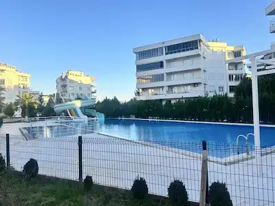 BEYAZ SARAY KONAKLARI 2’DE AYRI MUTFAKLI 3+1 SATILIK DAİRE