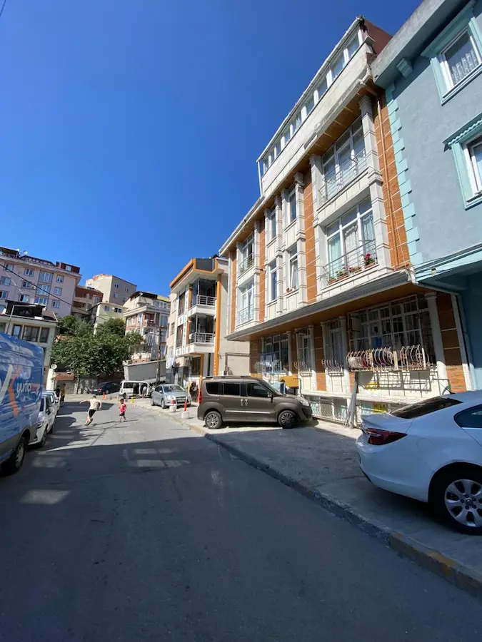 MİMAR SİNAN CADDESİNDE SATILIK 1+1 KOMBİLİ MERKEZİ KONUM