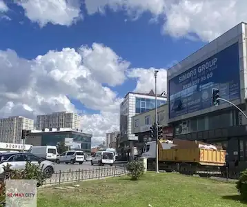 DUDULLU NECİP FAZIL ALEMDAĞ CADDESİ ÜZERİNDE KİRALIK PLAZA KATI