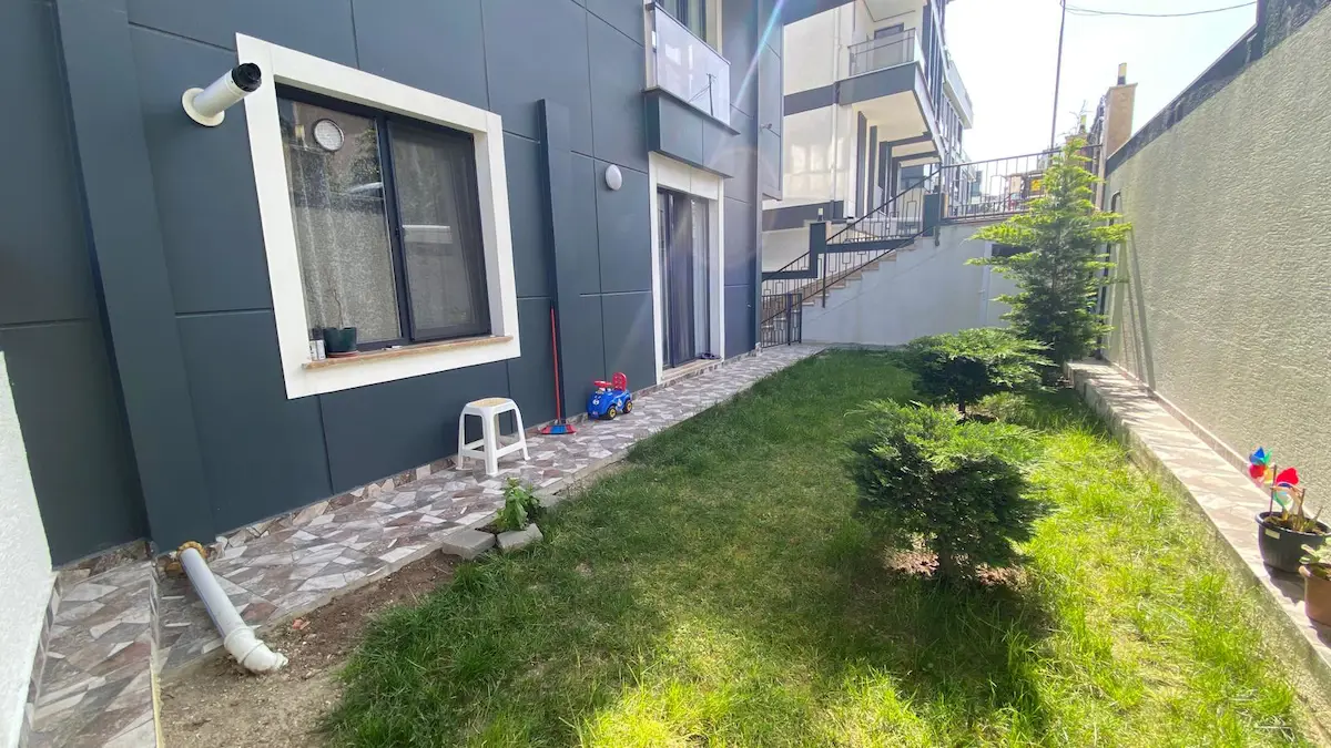 KAVAKLI'DA 2+1 KEYİFLİ BAHÇE KULLANIMLI SATILIK DAİRE
