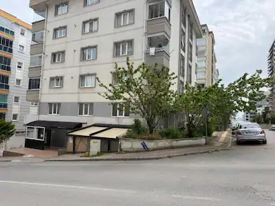 CADDEYE CEPHE / KÖŞE /KURUMSAL MARKETLERE UYGUN / REMAX GÖKHAN