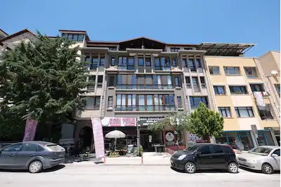 ÇANKAYA BİRLİK MAHALLESİ'NDE SATILIK KOMPLE TİCARİ BİNA