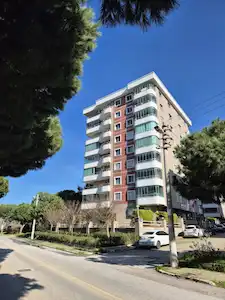 NARLIDERE EYLÜL SITESI'NDE DENIZ MANZARALI GENIŞ 4+1 DAIRE