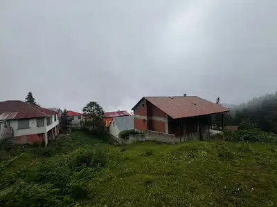 REMAX ÜLKÜ UZUN'DAN KULAKKAYA’DA KONUT İMARLI SATILIK ARSA+VİLLA