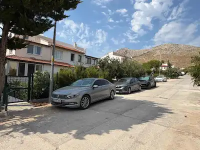 URLA BALIKLIOVA’DA EŞYALI 5+1 YAZLIK | 4 CEPHELİ, 3 BANYO, BALKONLU