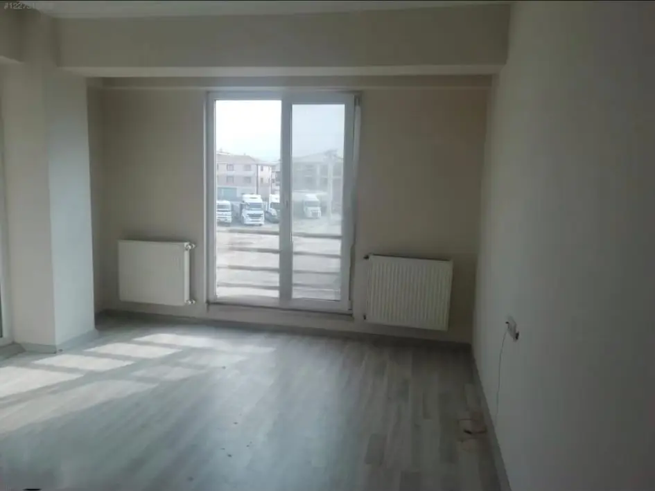 REMAX MAVİ'DEN ARİFİYE HANLI MAHALLESİNDE KİRALIK 2+1 DAİRE