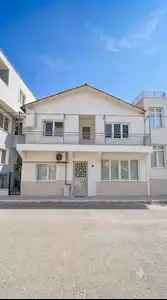 URLA YAKA MAHALLESİ’NDE MERKEZİ KONUMDA YAPILI 2+1 DAİRE