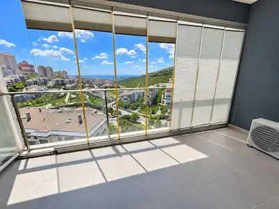 ÖZLEM KILIÇ REMAX- FUAYE TURKUAZ İÇI BAKIMLI , EBV. BANYOLU 2+1