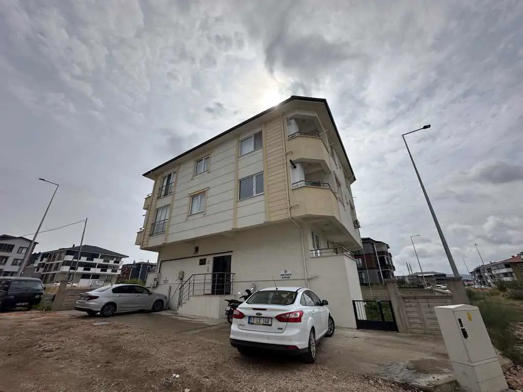 ESENTEPE MAHALLESİNDE KİRALIK SIFIR 2+1 DAİRE