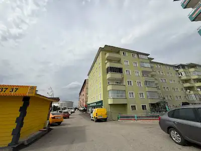 REMAX İLKE'DEN YILDIZKENT'TE 4+1 SATILIK DAİRE