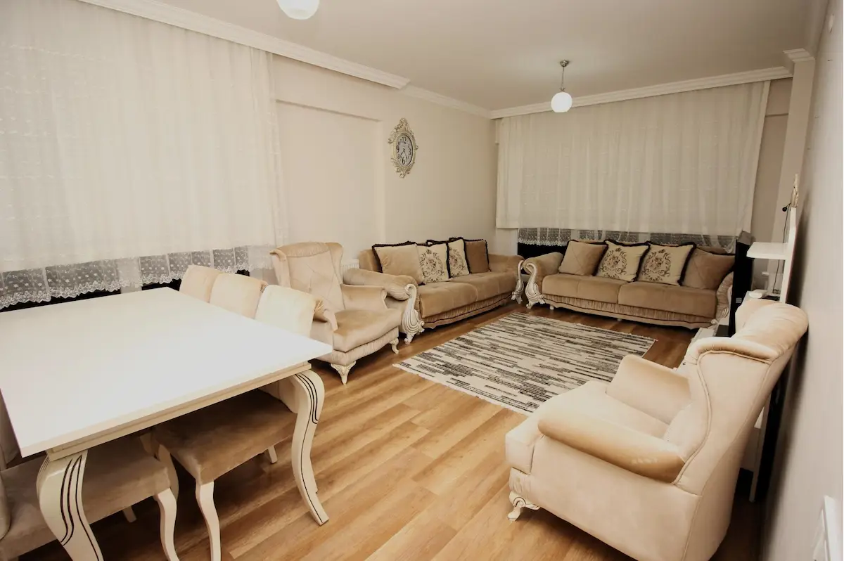 YAMANLAR ZERRIN HANIM SITESI ŞEHIR HASTANESINE YAKIN HAVUZLU VE EŞYALI 3+1 KIRALIK DAIRE