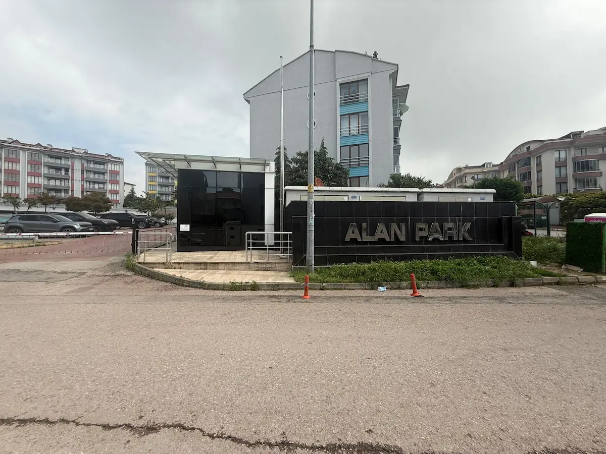 BAĞÇEŞME ALANPARK SİTESİ'NDE SATILIK LÜKS 4+2 BAHÇE DUBLEKS
