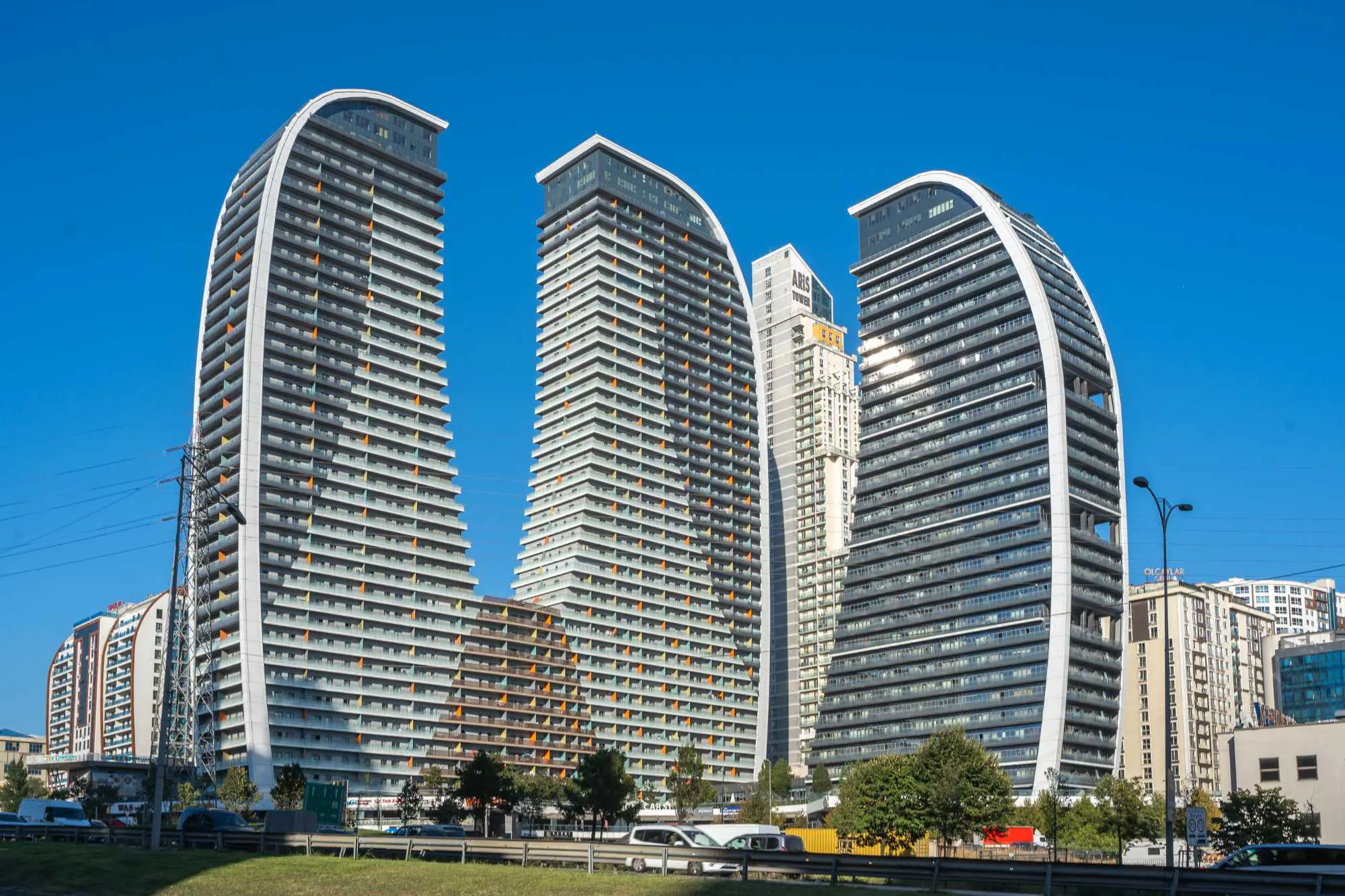 REMAX GELİŞİMDEN SEMBOL İSTANBUL SİTESİNDE 1+0 FULL EŞYALI DAİRE