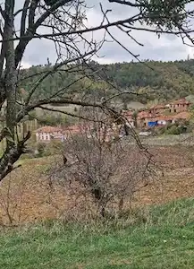 KÜTAHYA EMET MUSALAR KÖY İÇİ YERLEŞİK ALANDA İMARLI 267 M2 TARLA