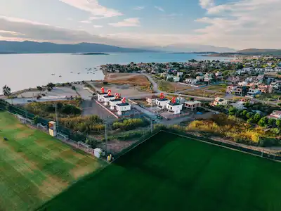 URLA TORASANDA DENİZ KENARINDA MÜSTAKİL 4+1 VİLLA