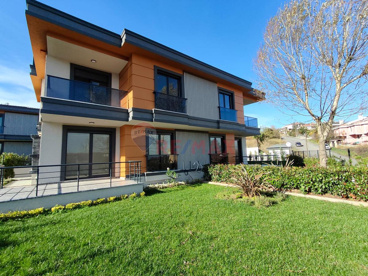 ŞİLE BALİBEY'DE YENİ SİTEDE SATILIK SIFIR İKİZ DUBLEKS 3+1 VİLLA