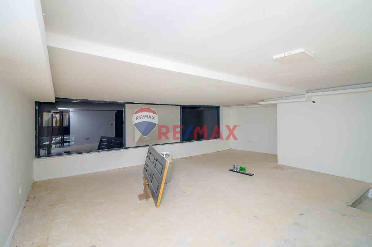 ALSANCAK KAHRAMANLAR ' DA 152 M² KIRALIK DÜKKAN 