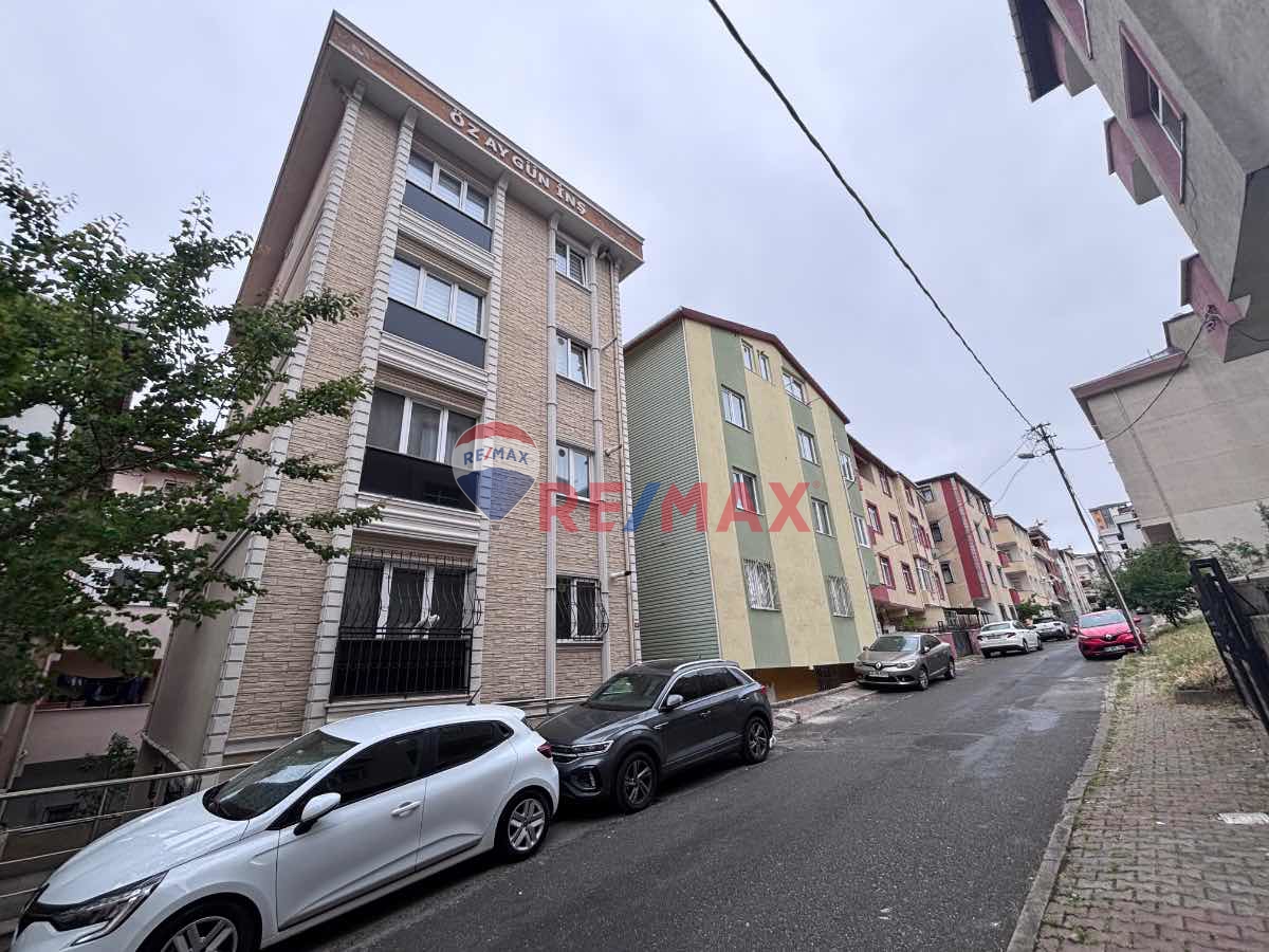 ATAŞEHİR KAYIŞDAĞI MAH. SATILIK EŞYALI 2+1 DAİRE