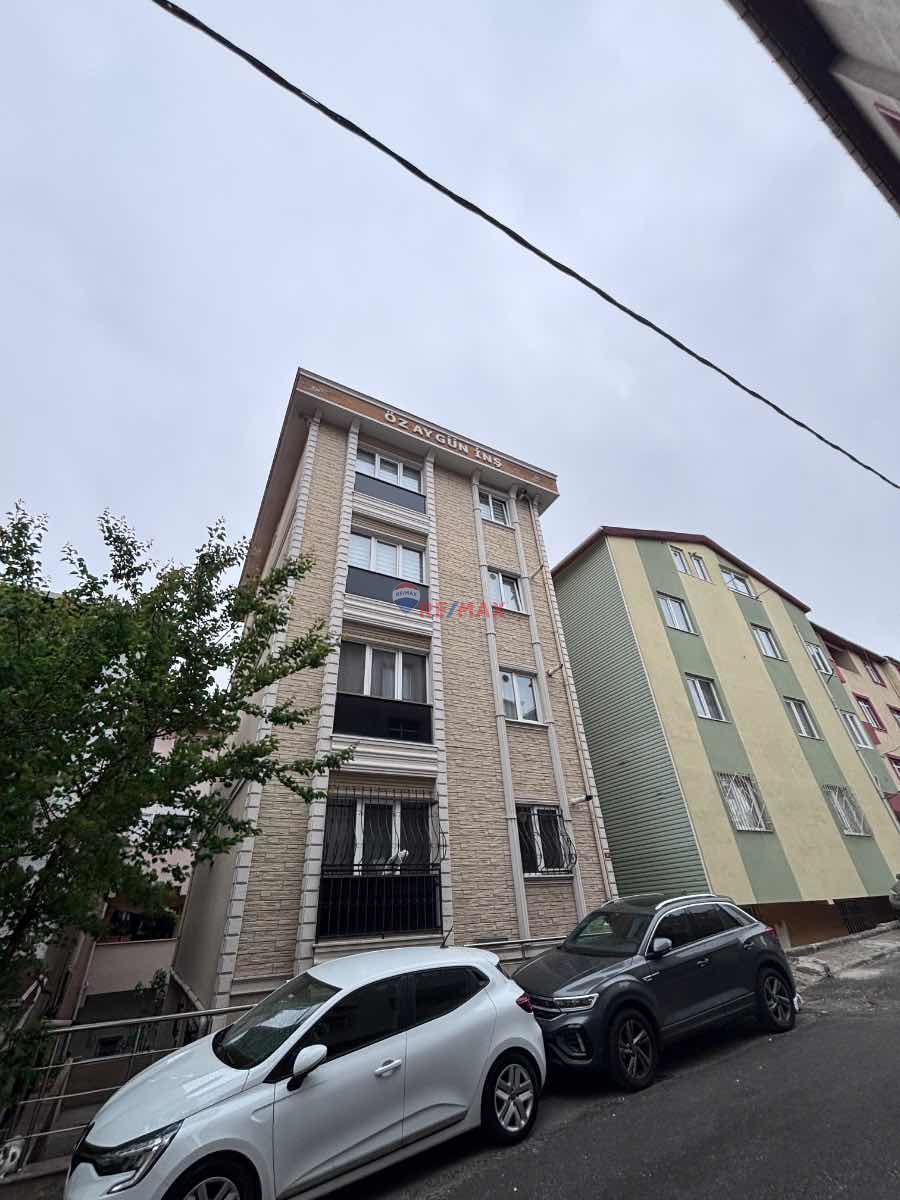 ATAŞEHİR KAYIŞDAĞI MAH. SATILIK EŞYALI 2+1 DAİRE