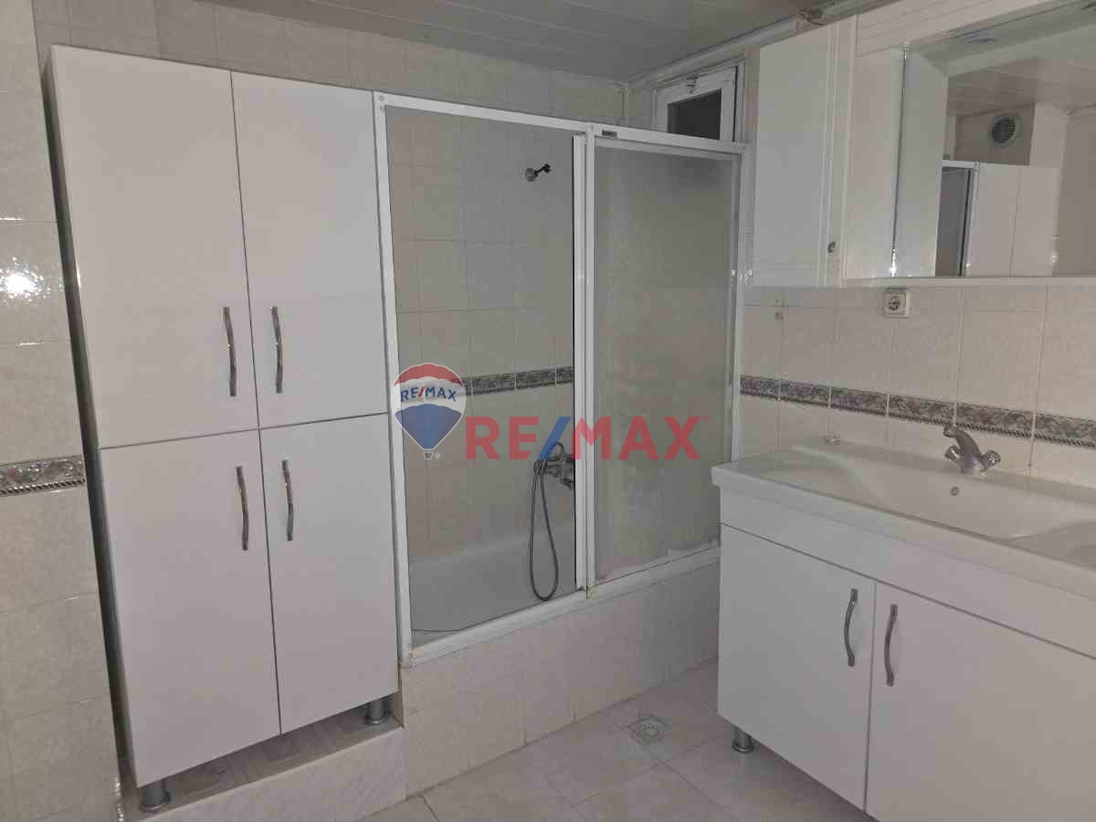 BUCA BARIŞI MH 3+1 160 M2 ARA KAT DOĞAL GAZLI KIRALIK DAIRE