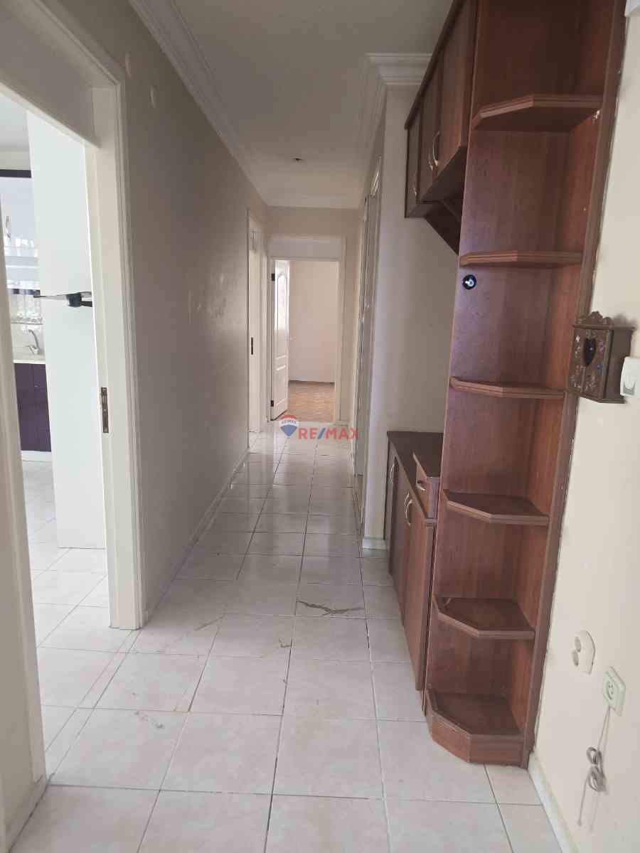 BUCA BARIŞI MH 3+1 160 M2 ARA KAT DOĞAL GAZLI KIRALIK DAIRE