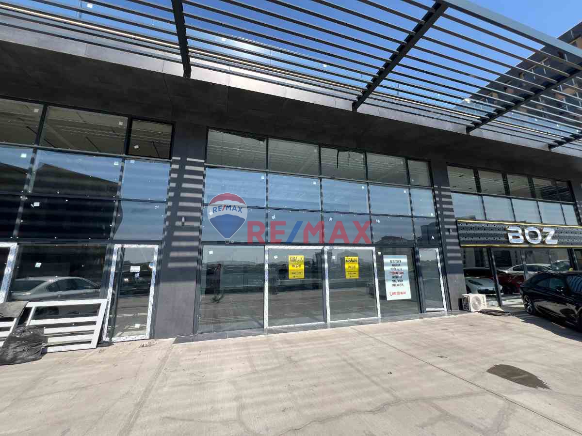 ANADOLU BULVARI ÜZERİNDE AUTOZONE PROJESİNDE YAPILI DÜKKAN