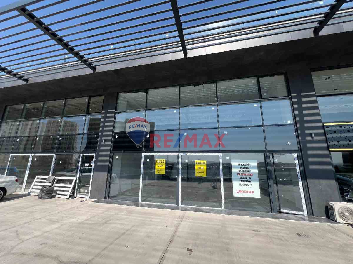 ANADOLU BULVARI ÜZERİNDE AUTOZONE PROJESİNDE YAPILI DÜKKAN