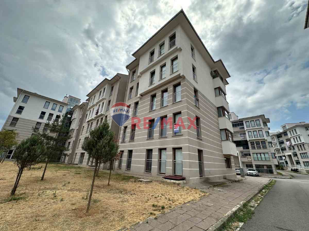 GÖLCÜK ŞİRİNKÖY SİVRİTEPE TOKİDE 3+1 ARAKAT SATILIK FIRSAT DAİRE