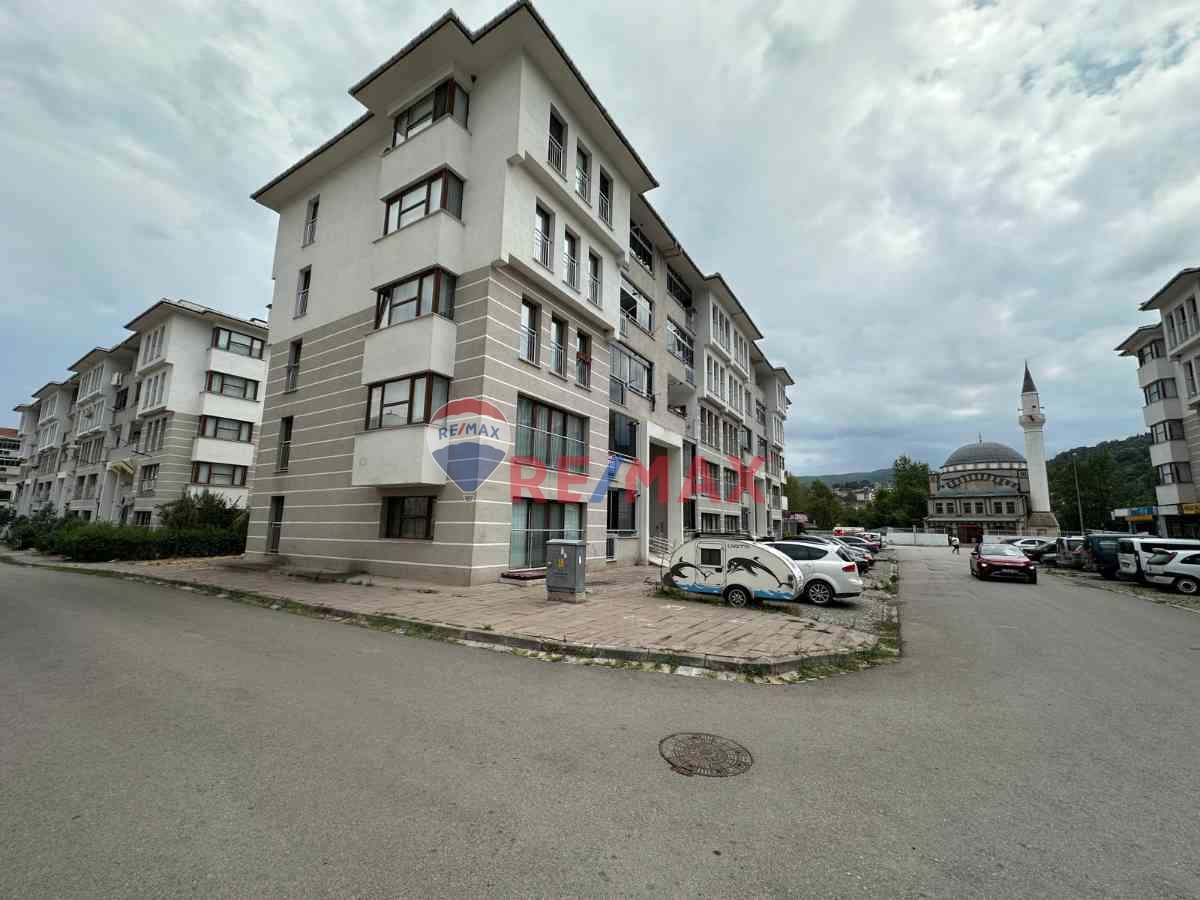 GÖLCÜK ŞİRİNKÖY SİVRİTEPE TOKİDE 3+1 ARAKAT SATILIK FIRSAT DAİRE