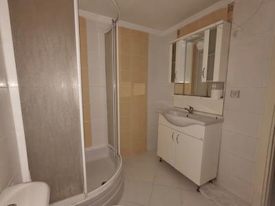 ADNAN KAHVECI MAHALLESINDE 2+1 KIRALIK DAIRE