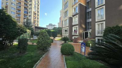 REMAX'DAN ATAŞEHIR SIMA RESIDENCE HAVUZLU EBEVEYN B. K.OTOPARKLI