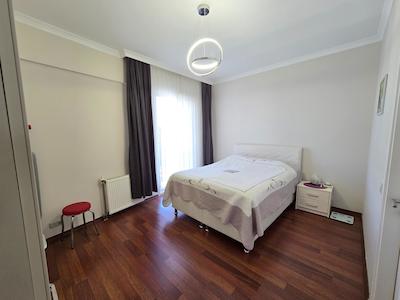 REMAX'DAN ATAŞEHIR SIMA RESIDENCE HAVUZLU EBEVEYN B. K.OTOPARKLI