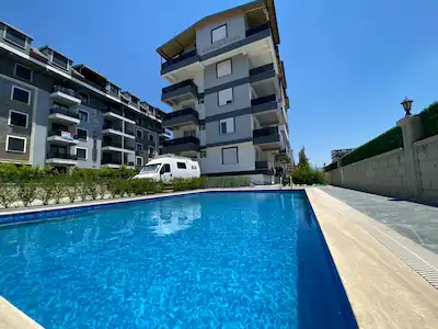 DENİZE VE TROPİK PARKA YAKIN FULL EŞYALI 1+1 DAİRE