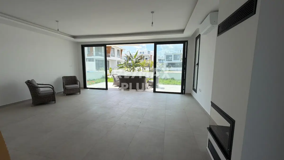 OPPORTUNITY! £350K – DETACHED LUXURY VILLA | ORCHARD | TITLE DEED READY | POOL VIEW !!!