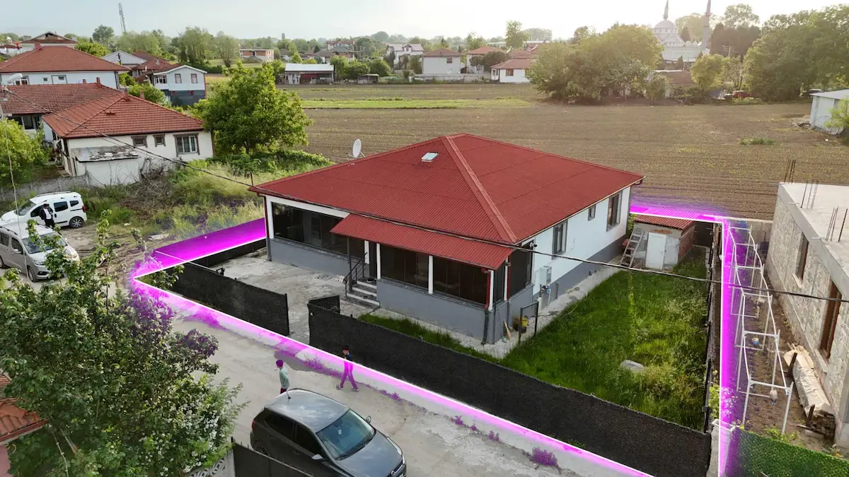 REMAX MAVİ'DEN ADAPAZARI'NA 10 DK, 351 M²ARSADA 3+1, MÜSTAKİL EV
