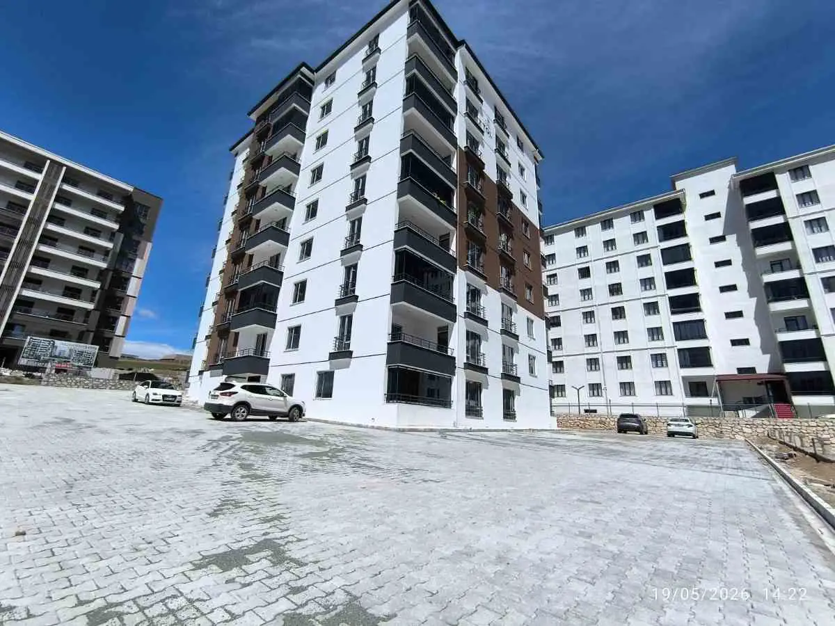 RE/MAX DOĞUDAN ŞAHİNKAYA(ÇAYDAÇIRA)3+1 SIFIR DAİRE SATILIKTIR
