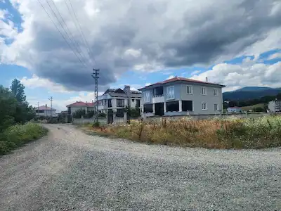 RE/MAX CAN ÖZKOKU'DAN ATAKUM SINIRINDA 507 M² DENİZ YAKINI ARSA