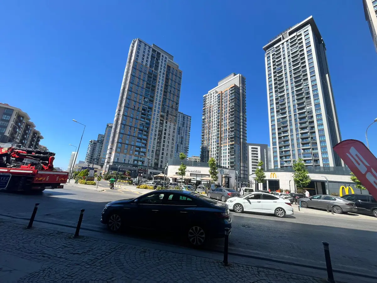 ÜMRANIYE ALEMDAĞ CADDESI'NDE 3+1 KIRALIK  DAIRE