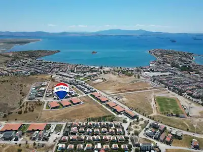 ÇANDARLI'DA SATILIK 2+1 KAT MÜLKİYETLİ TAPULU DAİRE