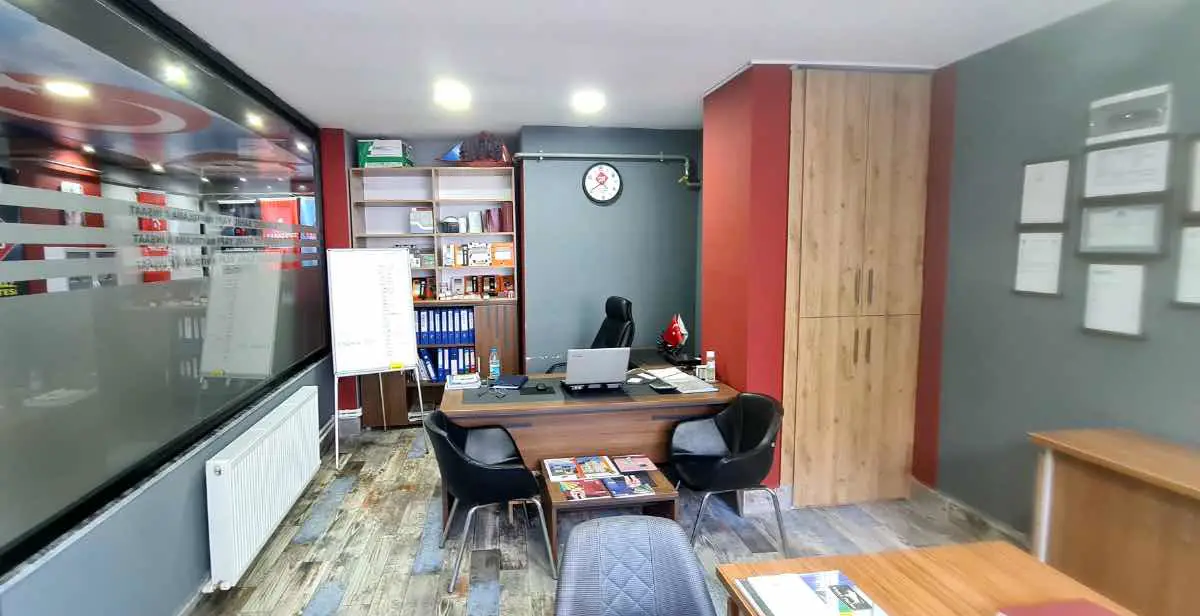 GEMİLERÇEKEĞİNDE MERKEZİ KONUMDA SATILIK DÜKKAN!