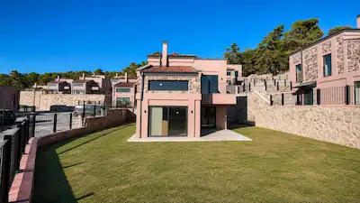 ÇANAKKALE AYVACIK PAŞAKÖY SATILIK DENIZ MANZARALI TAŞ VILLA
