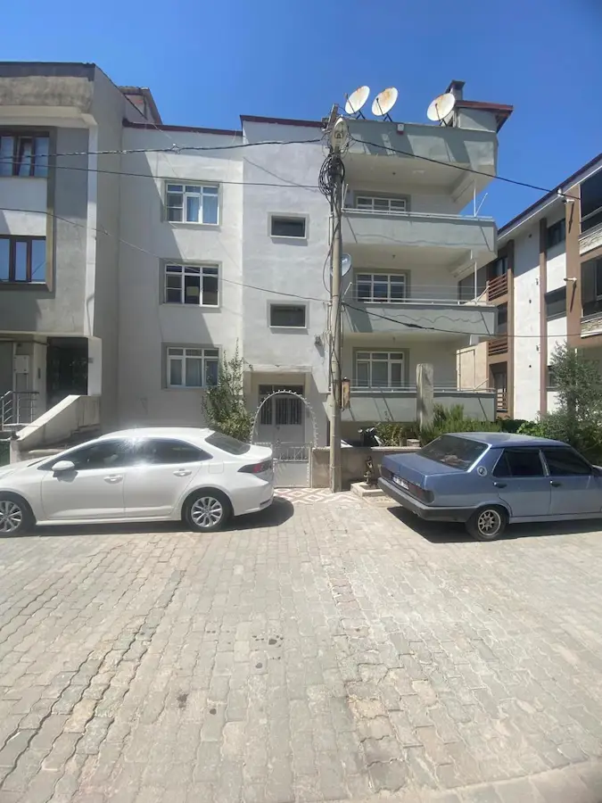 REMAX MİD PAŞAALANI KİRALIK KOMPLE TADİLATLI 3+1 DAIRE